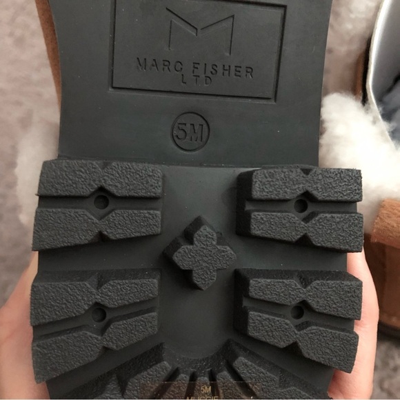 MARC FISHER LTD Iggie Lug Sole Chelsea Boot - Picture 10 of 10